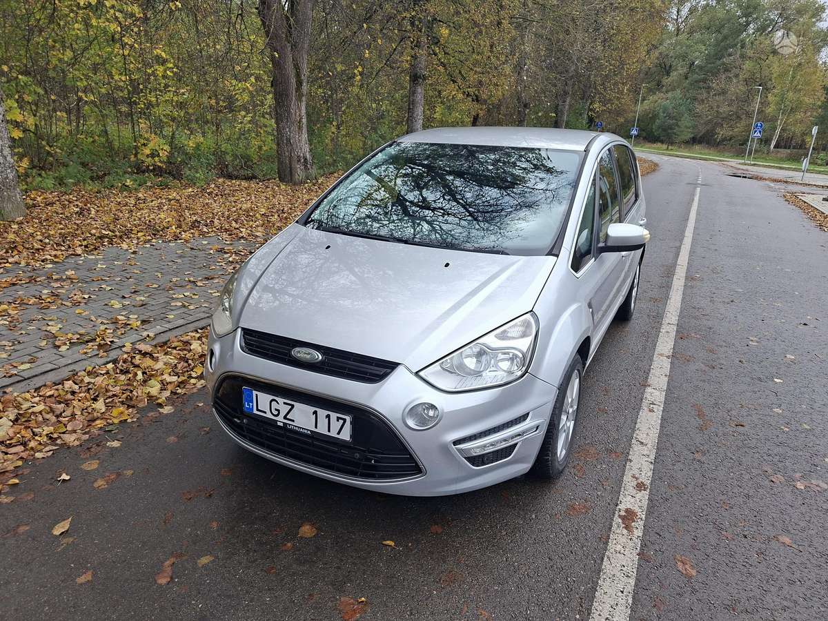 Ford S-MAX 2011 — rear view