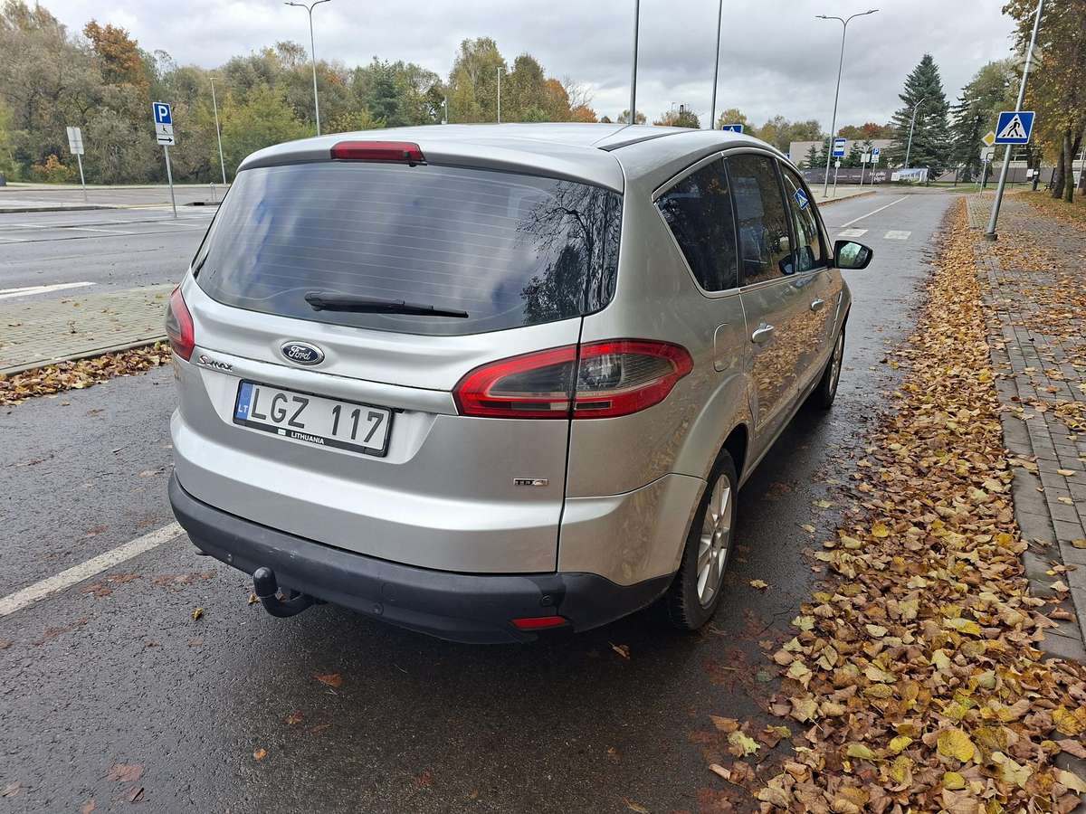 Ford S-MAX 2011 — interior