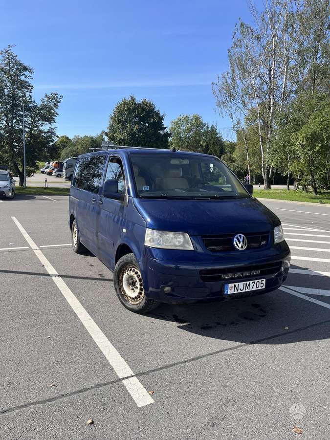 Volkswagen Multivan 2006 — вигляд ззаду