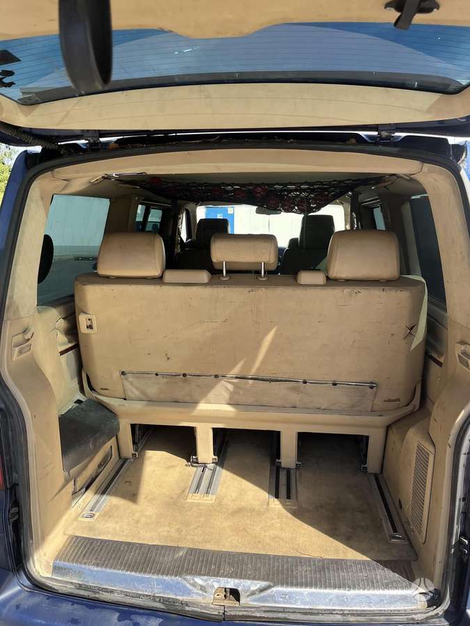 Volkswagen Multivan 2006 — двигун 2461 cm³, 174 HP (128kW)