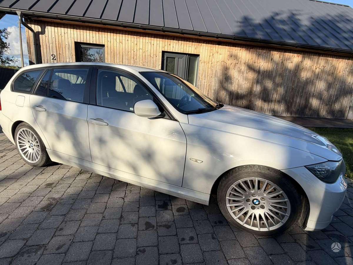 BMW 320 2011 — двигун 1995 cm³, 163 HP (120kW)