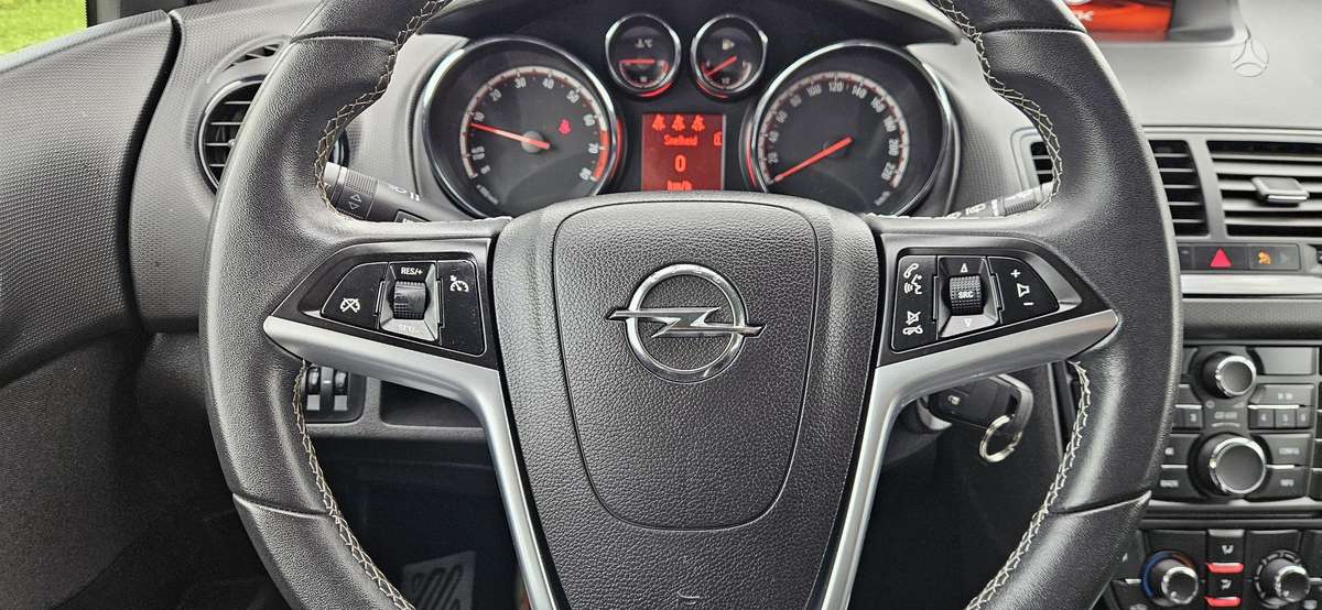 Opel Meriva 2014 — photo 15