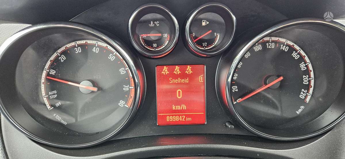 Opel Meriva 2014 — photo 18
