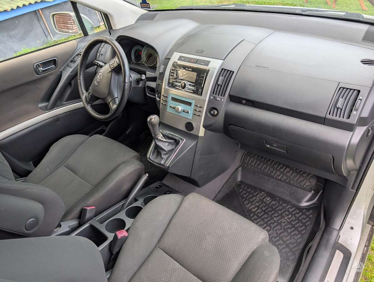 Toyota Corolla 2008 — photo 7