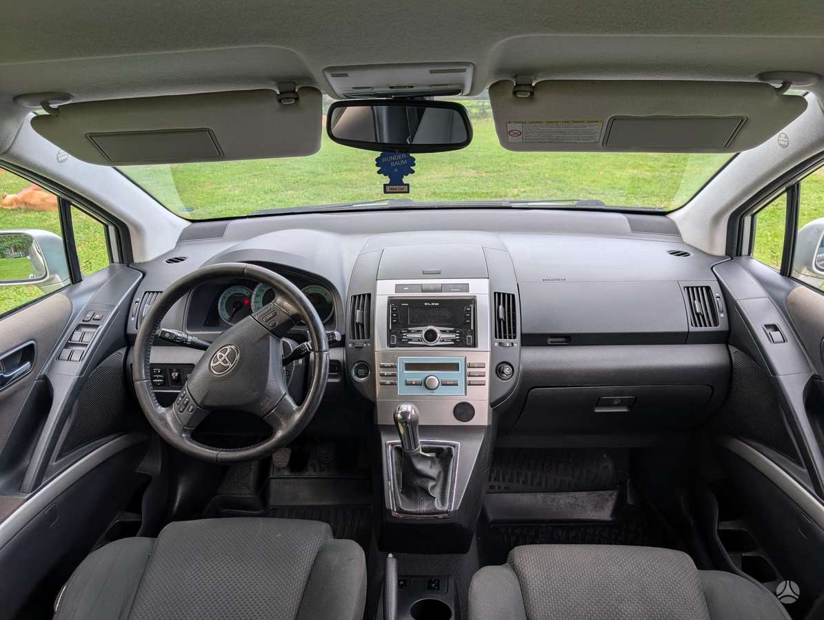 Toyota Corolla 2008 — photo 8