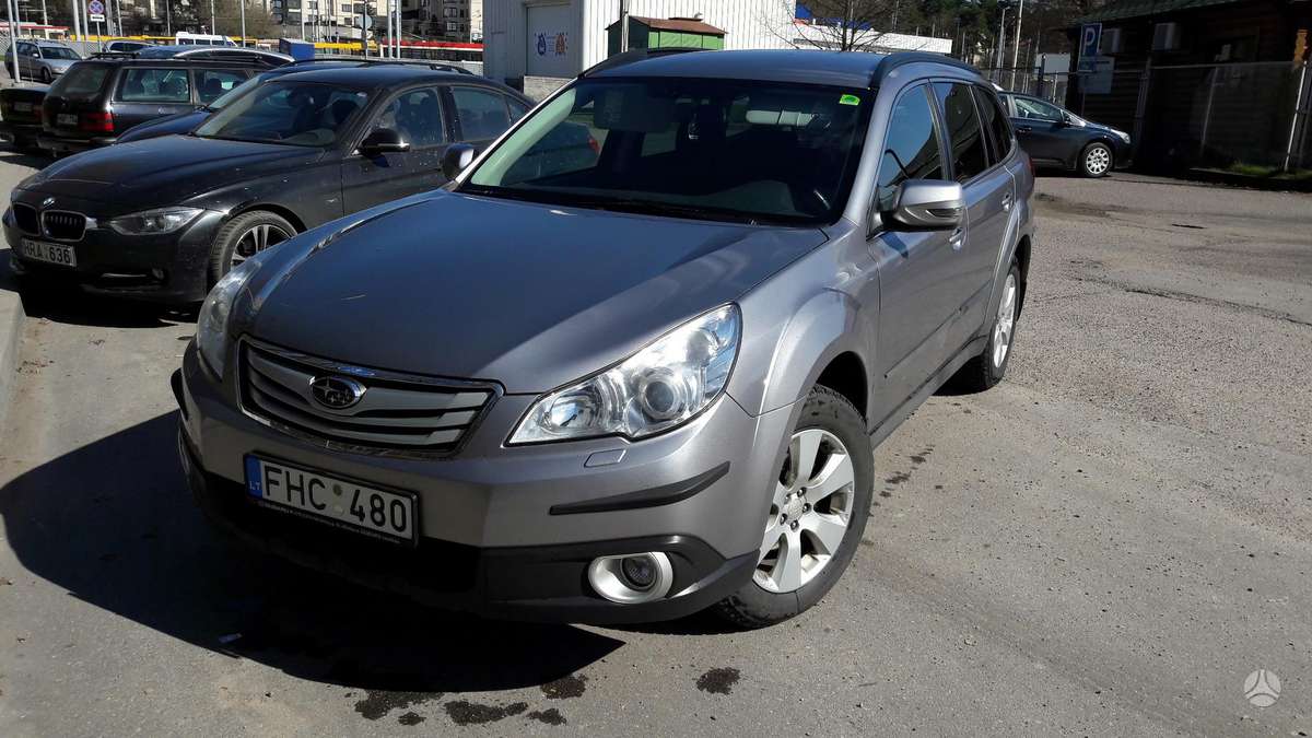 Subaru Outback 2011 — engine 2457 cm³, 167 HP (123kW)