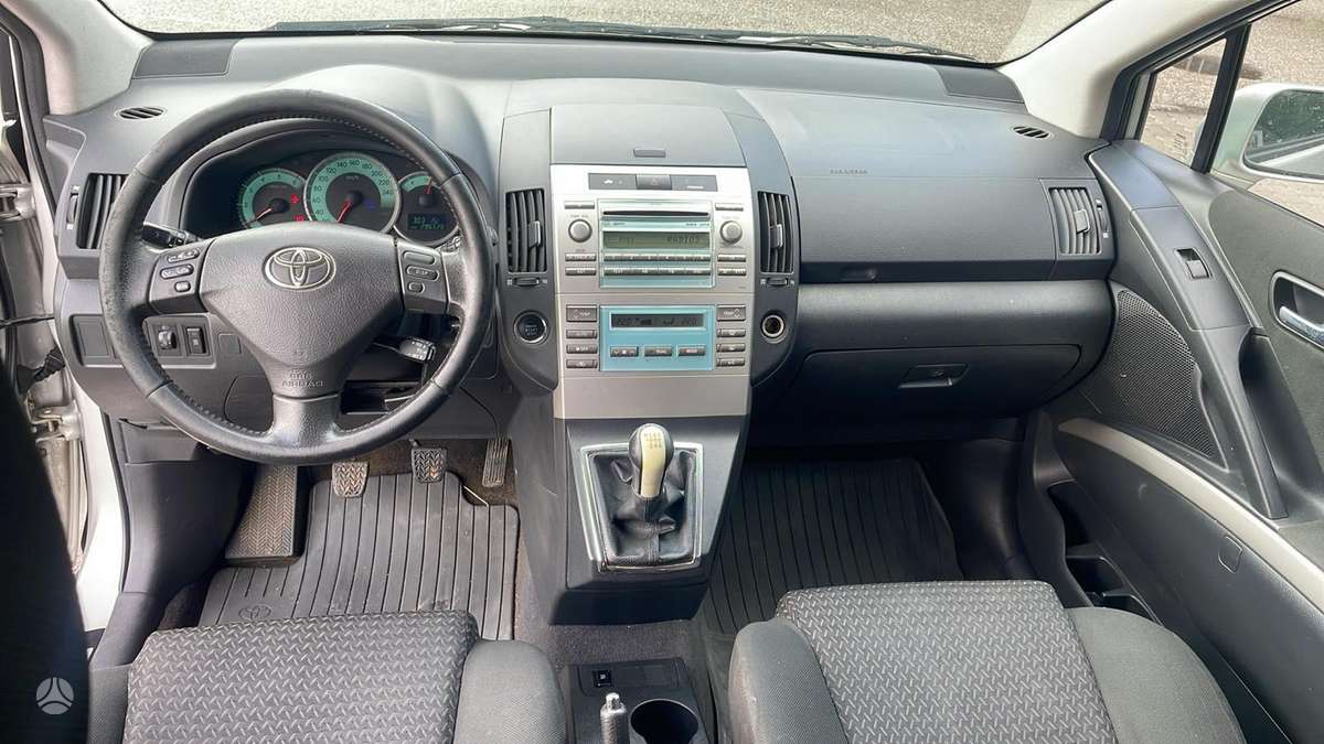 Toyota Corolla 2008 — photo 10