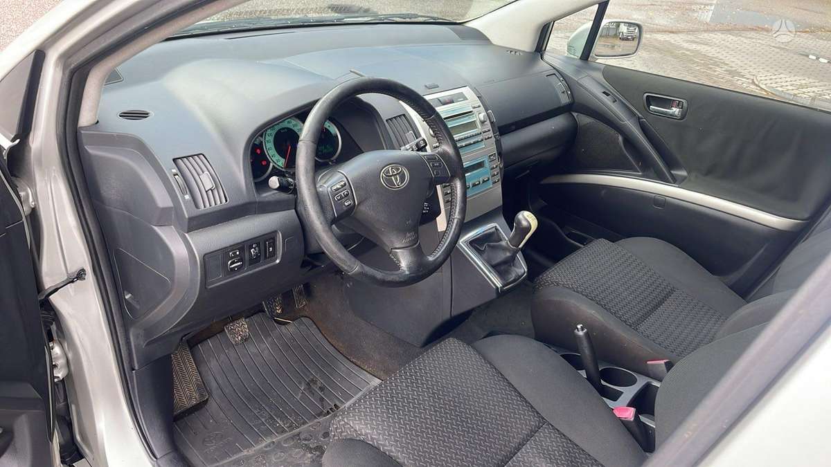 Toyota Corolla 2008 — photo 11
