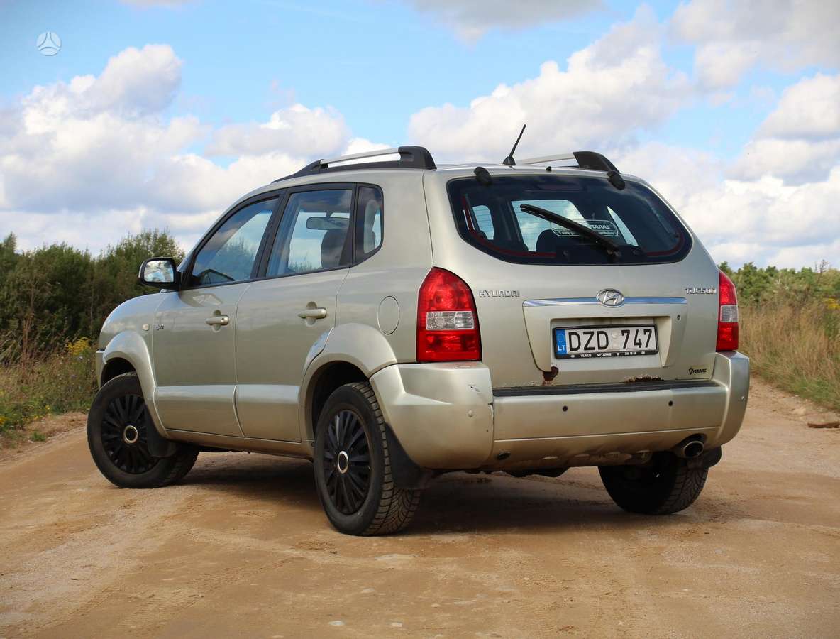 Hyundai Tucson 2008 — engine 1975 cm³, 141 HP (104kW)