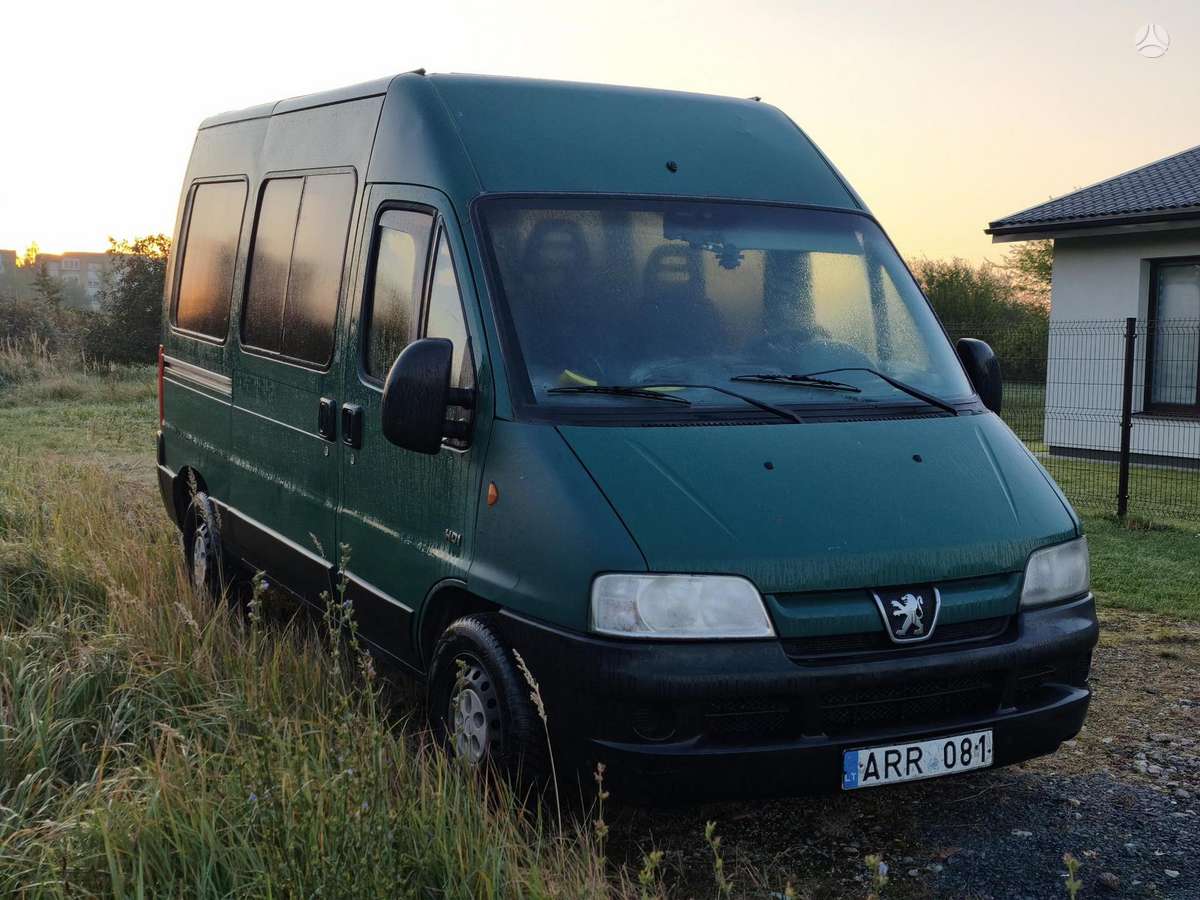 Peugeot Boxer 2005 — вигляд ззаду