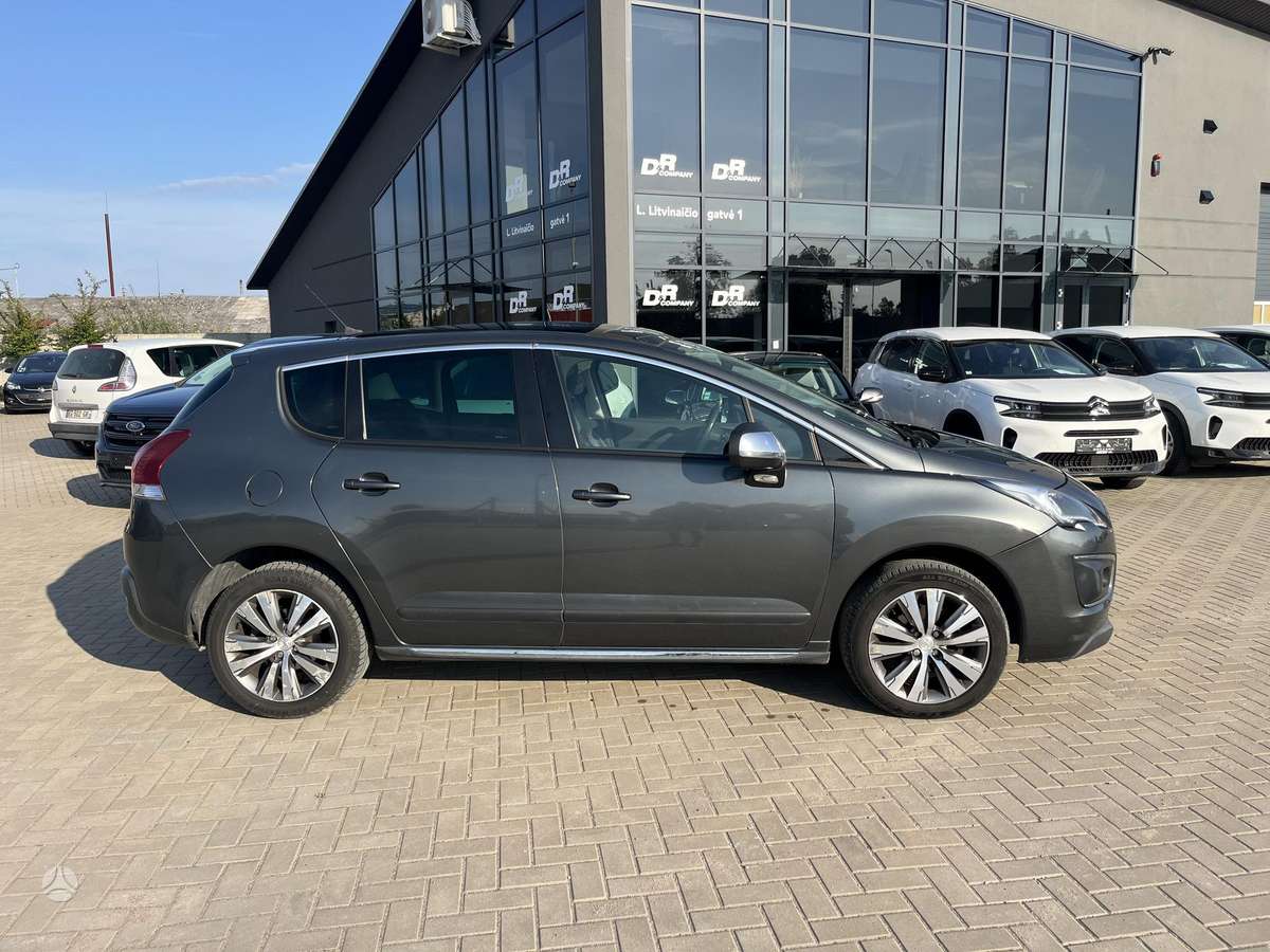 Peugeot 3008 2014 — rear view