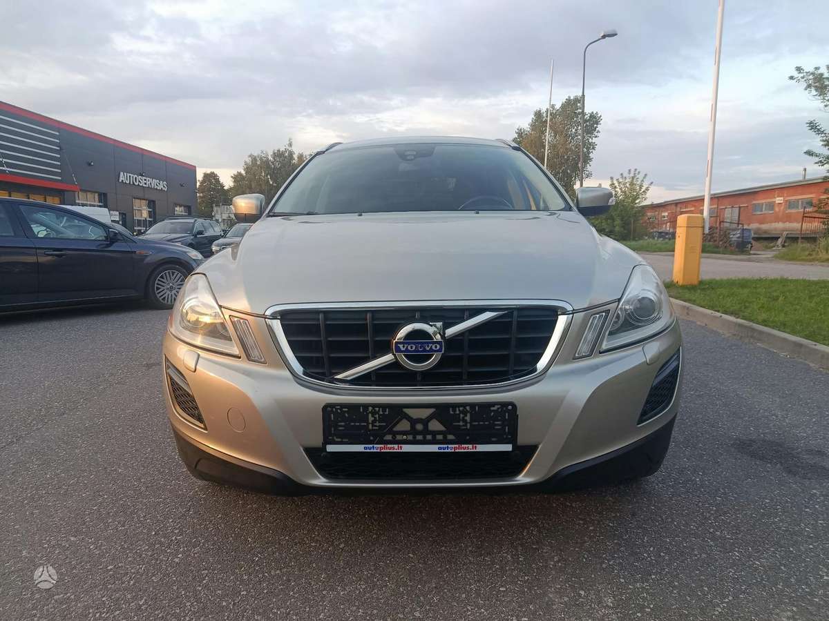 Volvo XC60 2011 — вигляд ззаду
