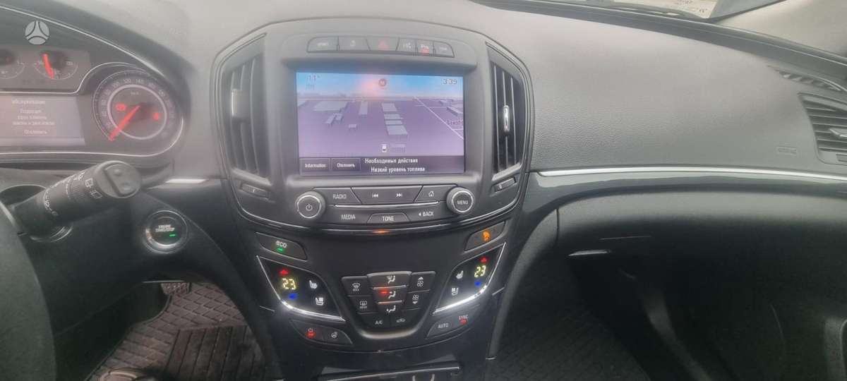 Opel Insignia 2014 — photo 17