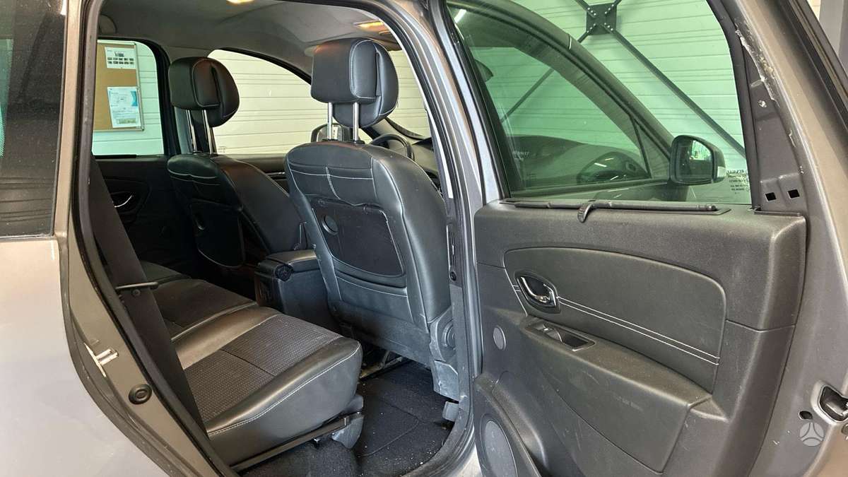 Renault Grand 2012 — photo 17