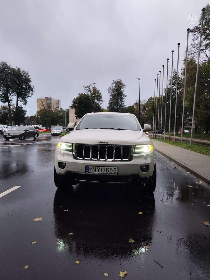 Jeep Grand 2012 — фото 17