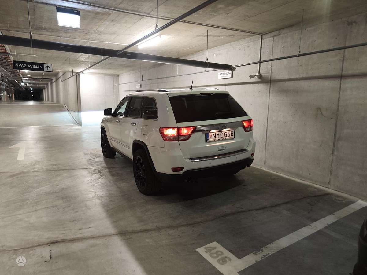 Jeep Grand 2012 — салон