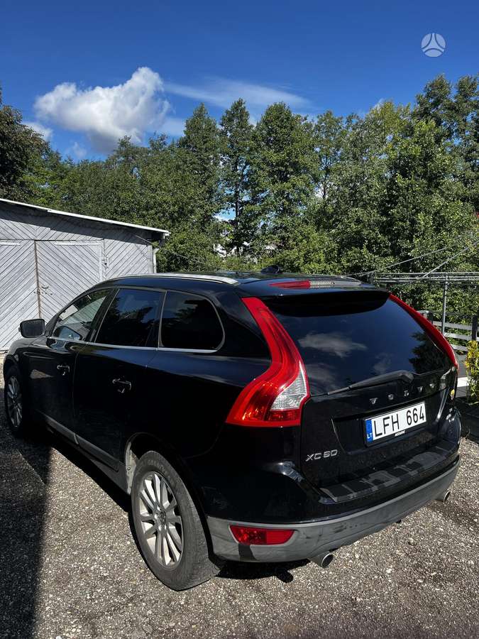 Volvo XC60 2010 — engine 3000 cm³, 286 HP (210kW)