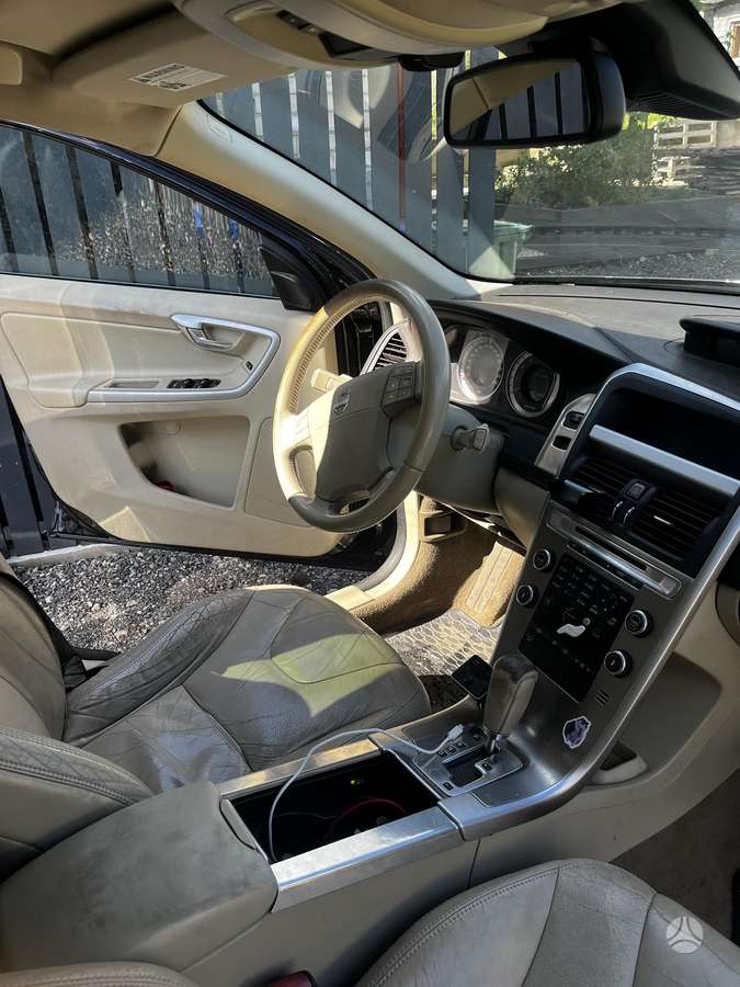 Volvo XC60 2010 — photo 5