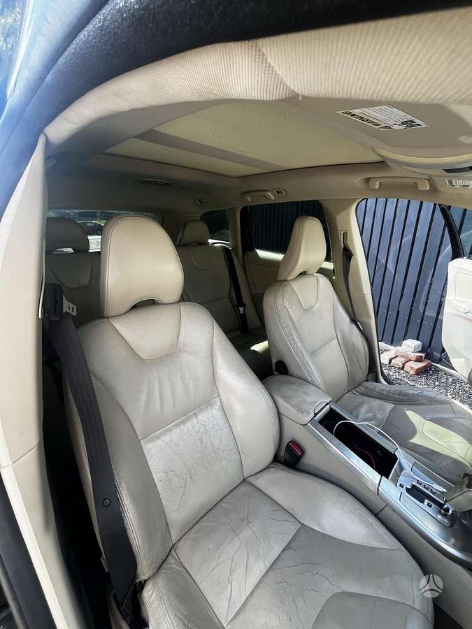 Volvo XC60 2010 — photo 6