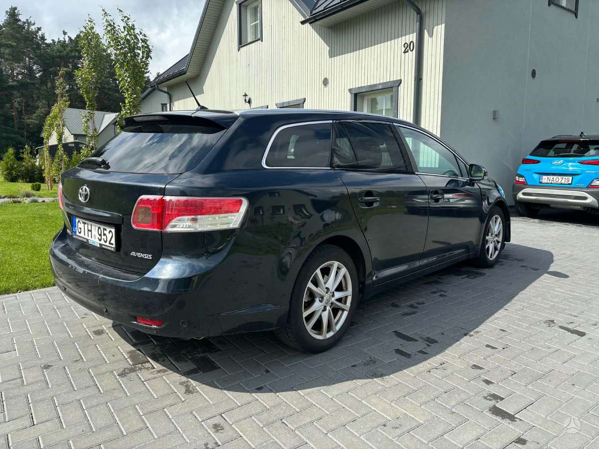Toyota Avensis 2011 — photo 6