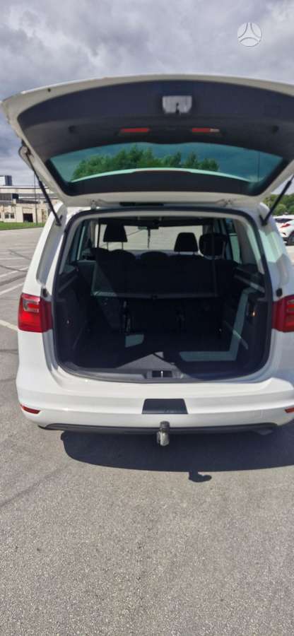 Seat Alhambra 2011 — photo 16