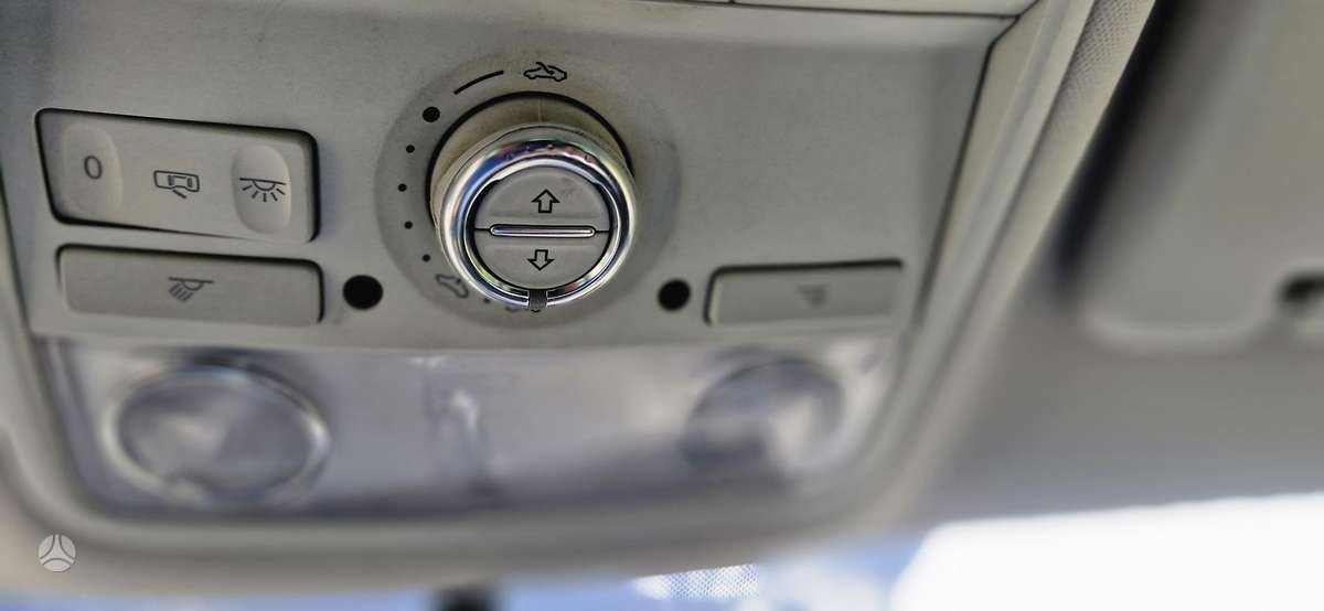 Seat Alhambra 2011 — photo 19
