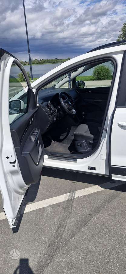 Seat Alhambra 2011 — photo 9