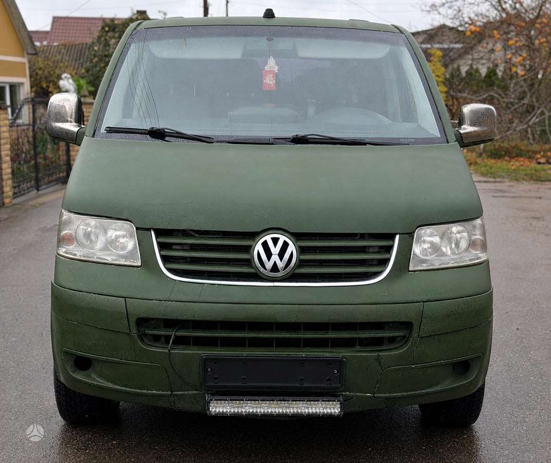 Volkswagen Caravelle 2009 — вигляд ззаду