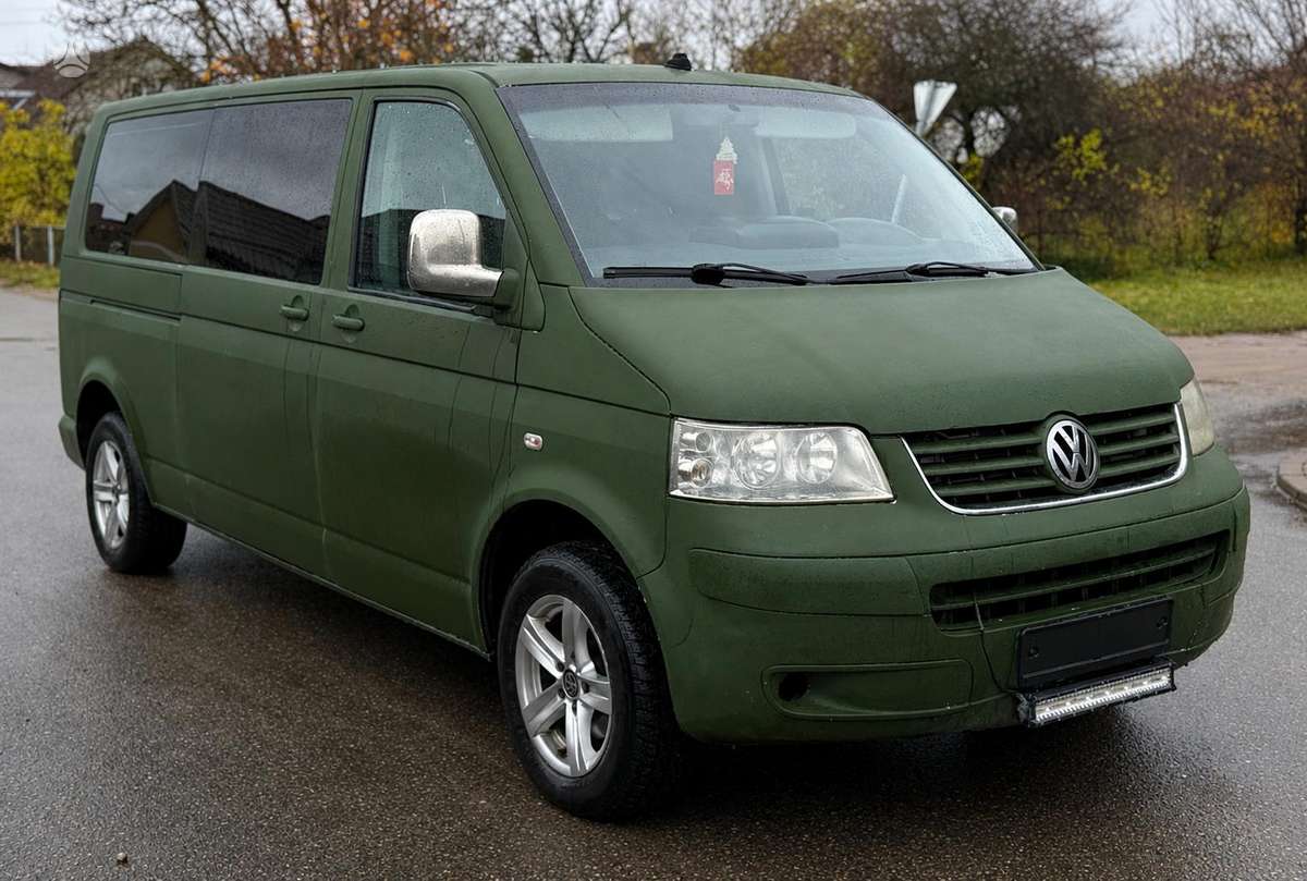 Volkswagen Caravelle 2009 — салон