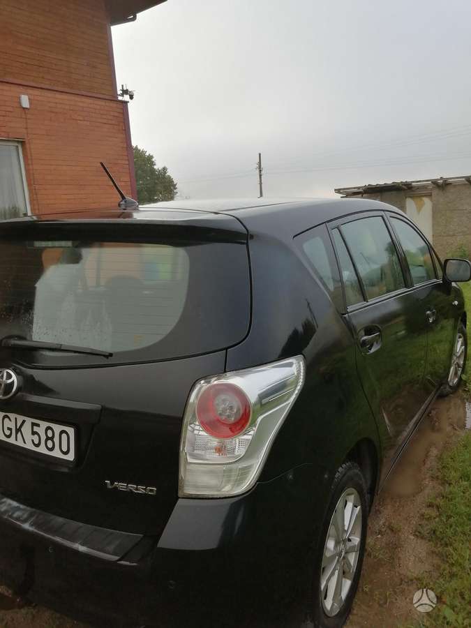 Toyota Verso 2011 — engine 1998 cm³, 124 HP (91kW)