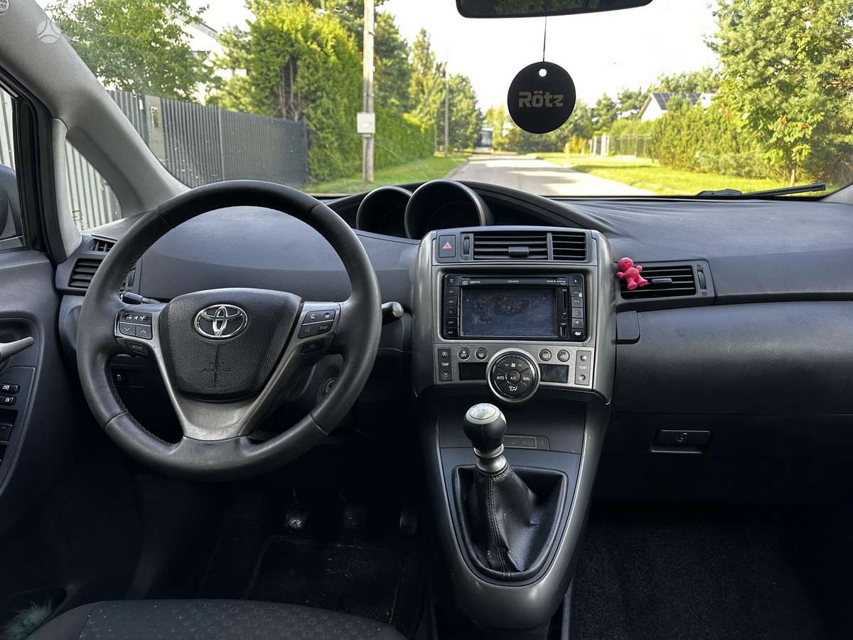 Toyota Verso 2010 — photo 9