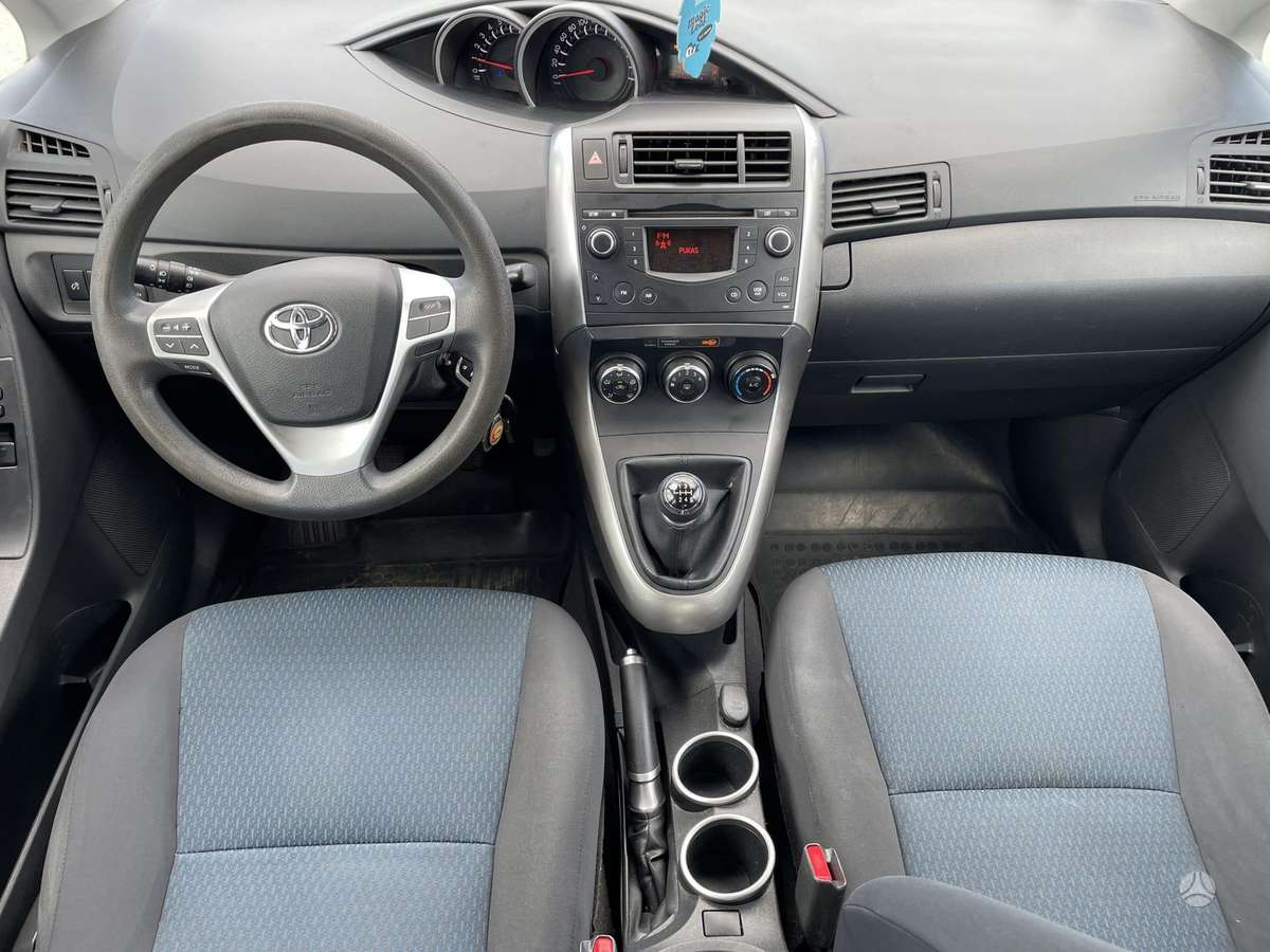 Toyota Verso 2013 — photo 7