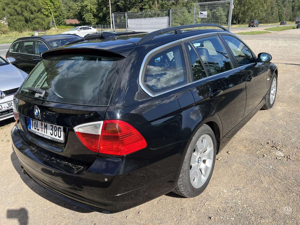 BMW 325 2006 — engine 2497 cm³, 218 HP (160kW)