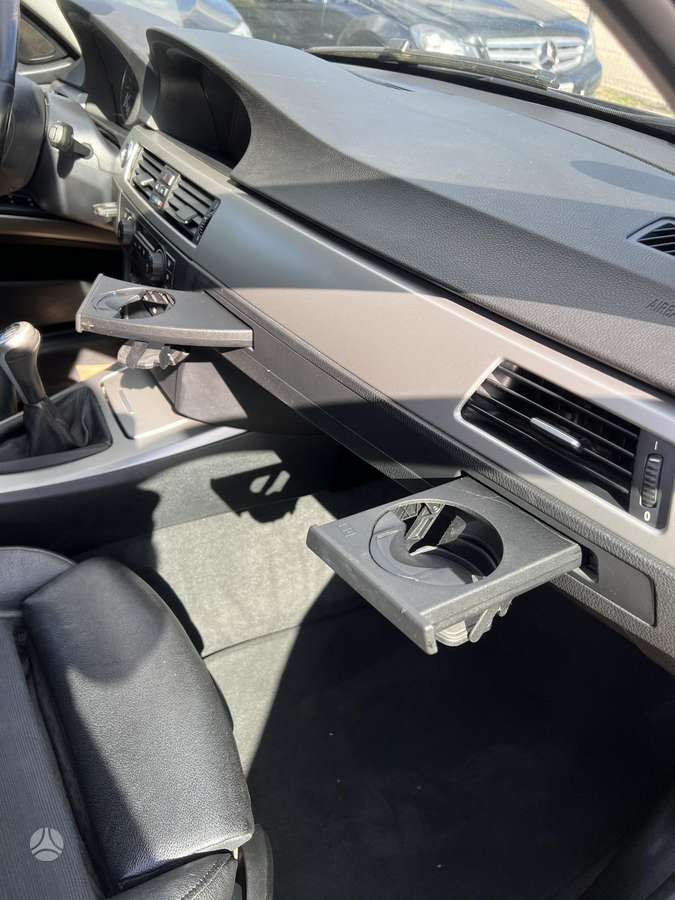 BMW 325 2006 — photo 7