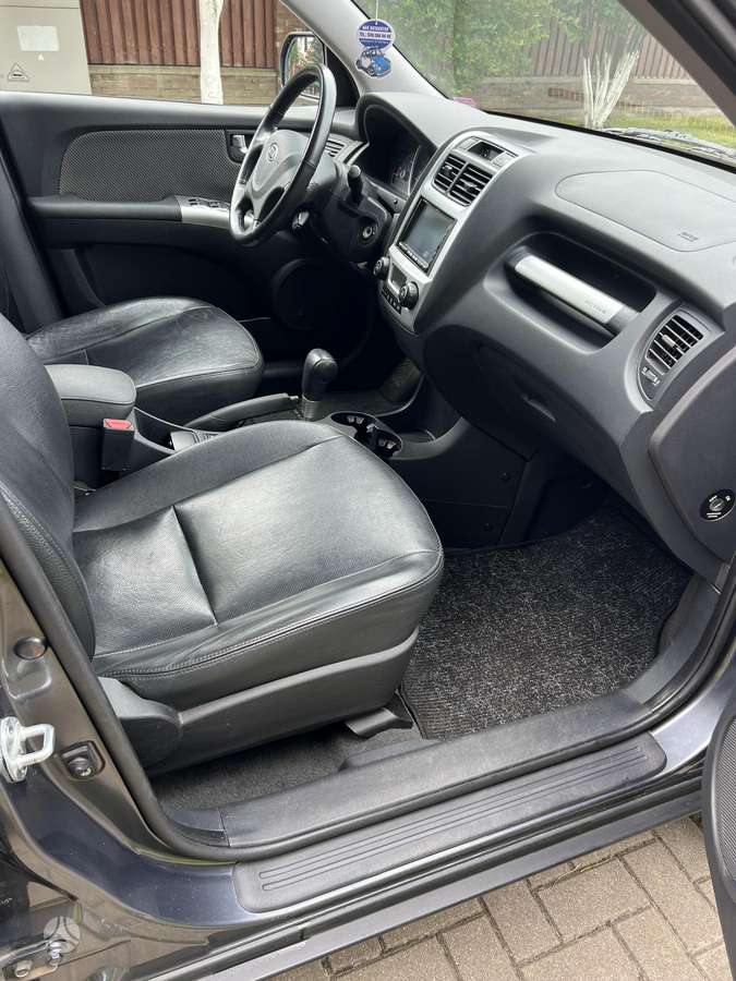 Kia Sportage 2009 — photo 10
