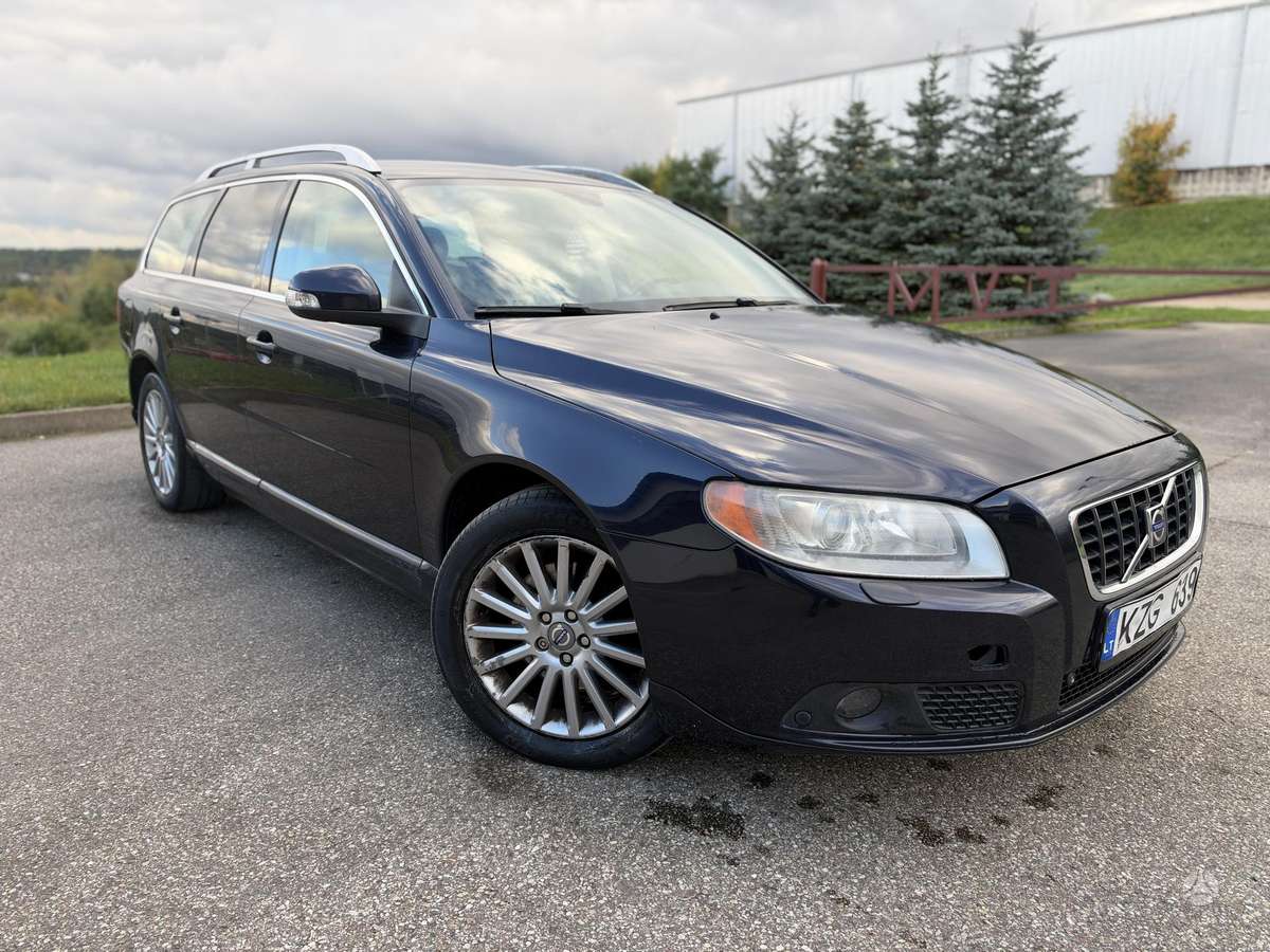 Volvo V70 2008 — салон