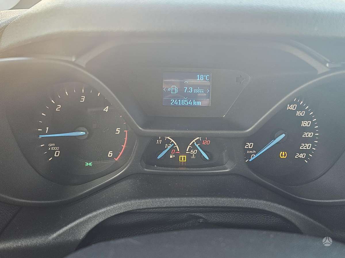 Ford Tourneo 2015 — photo 16