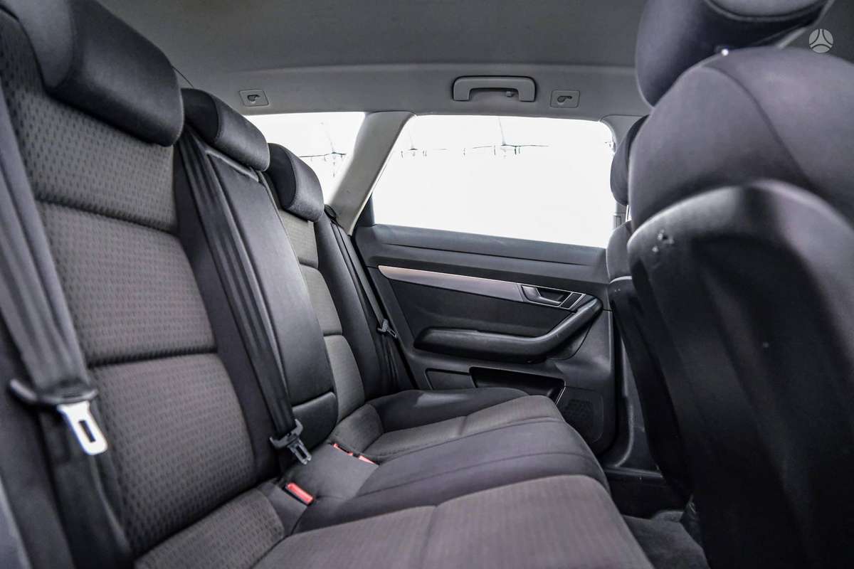 Audi A6 2010 — photo 10