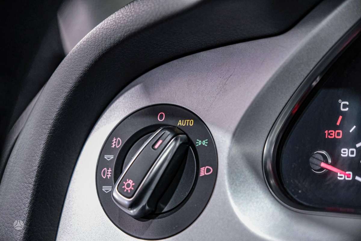 Audi A6 2010 — photo 14