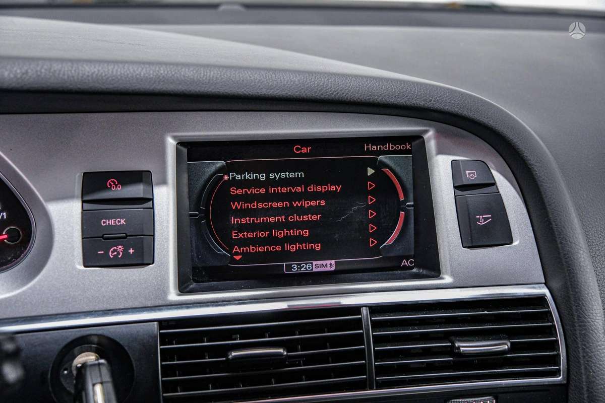 Audi A6 2010 — photo 19