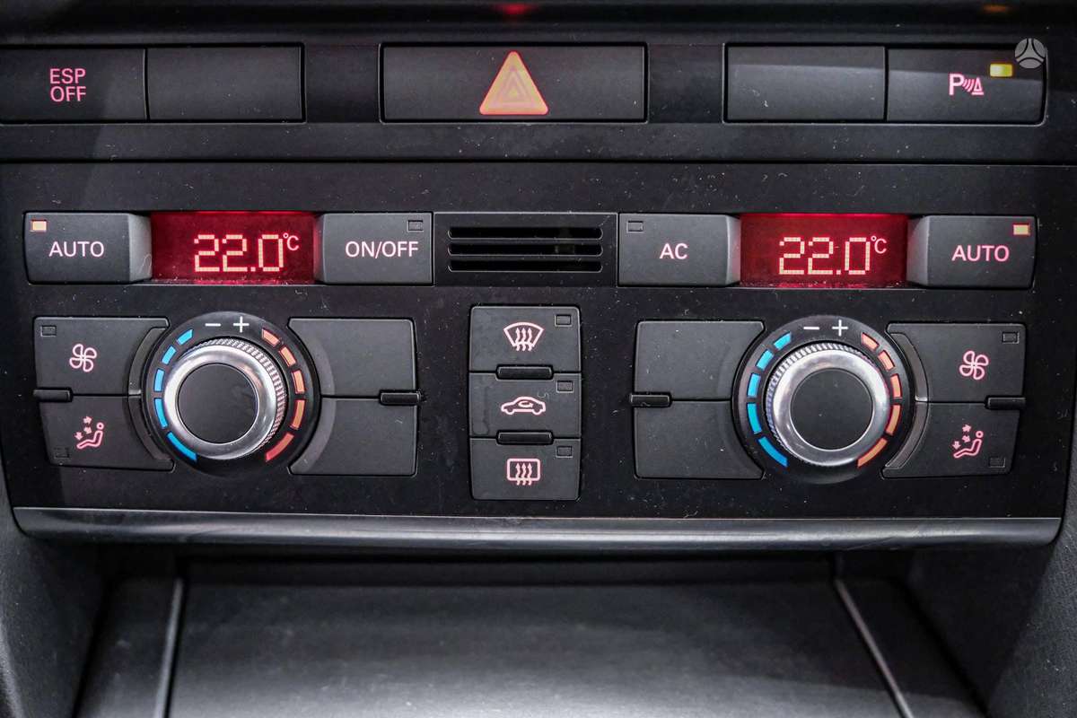 Audi A6 2010 — photo 20