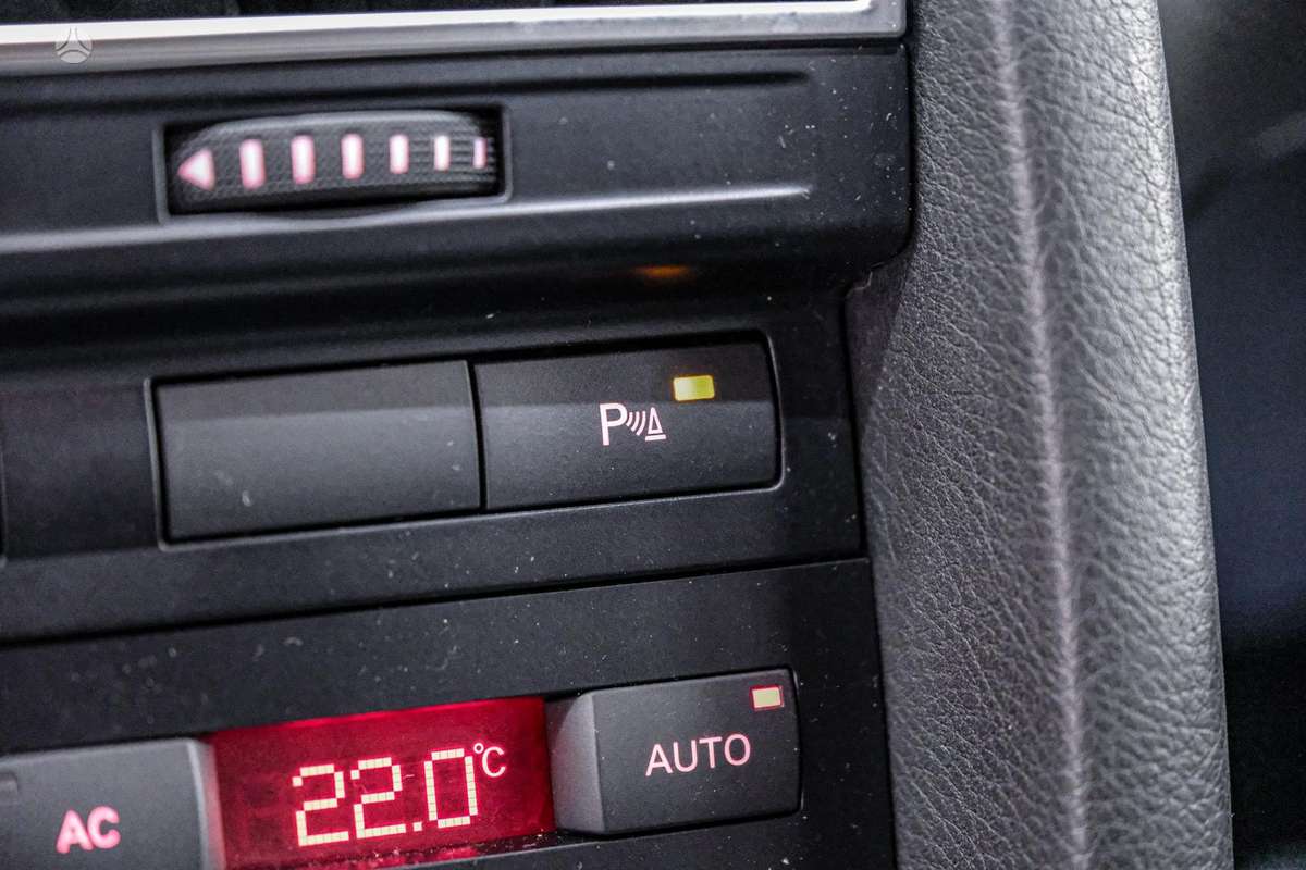 Audi A6 2010 — photo 21