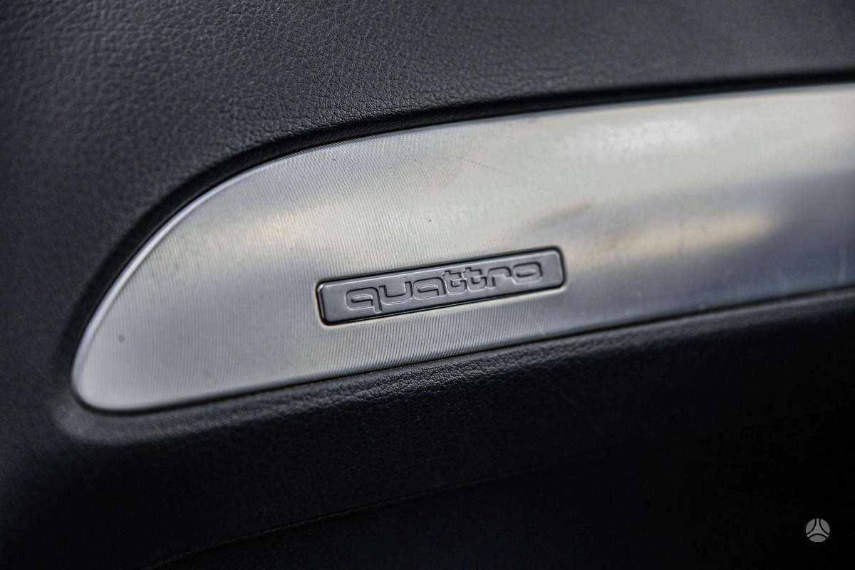 Audi A6 2010 — photo 22
