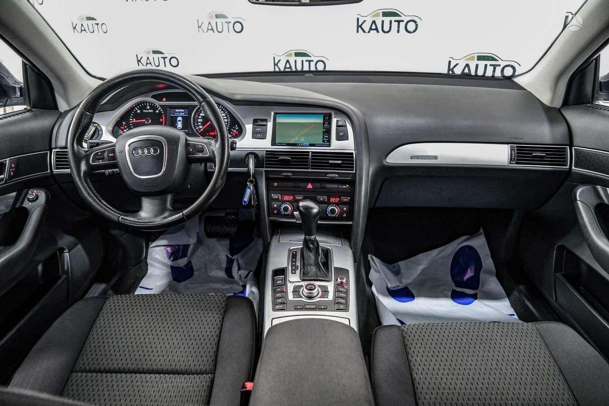 Audi A6 2010 — photo 8