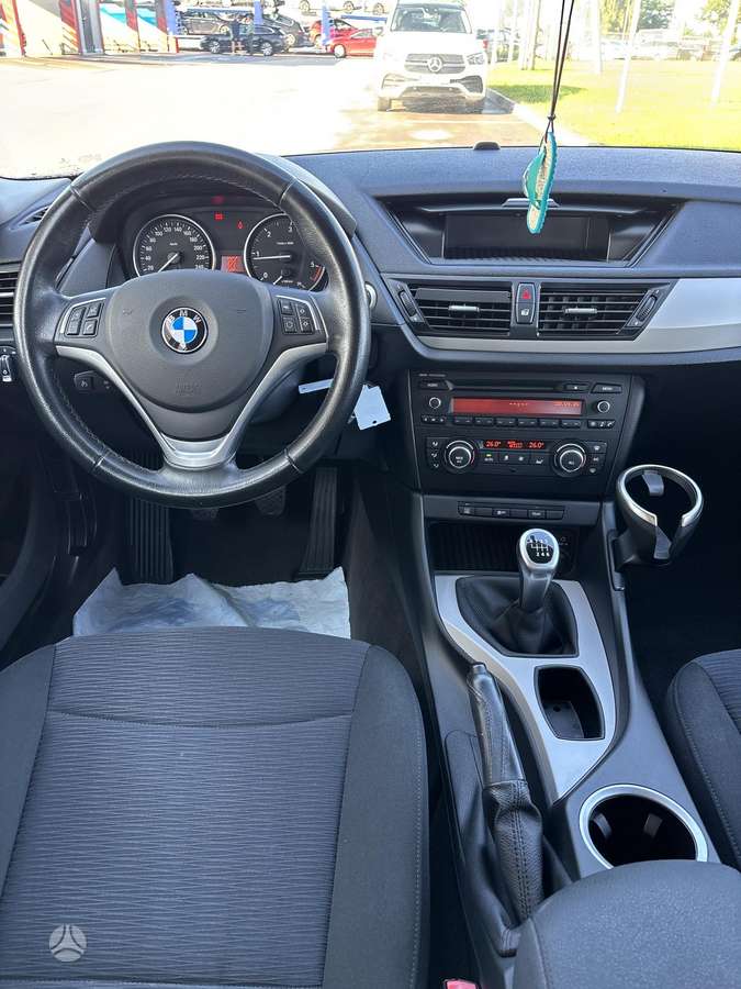BMW X1 2013 — фото 12