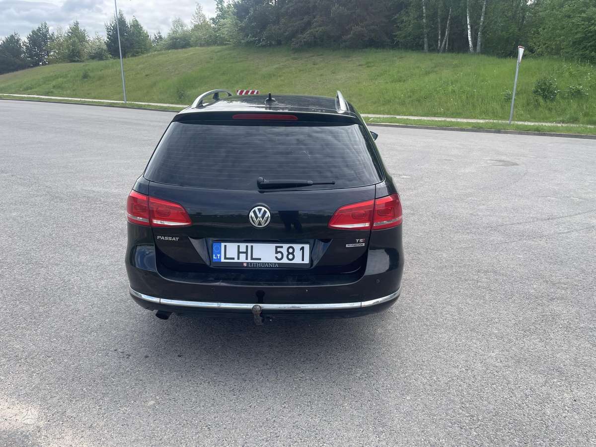 Volkswagen Passat 2011 — engine 1390 cm³, 122 HP (90kW)