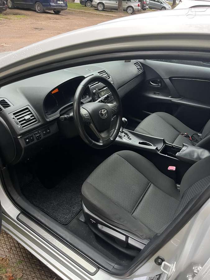 Toyota Avensis 2009 — photo 6