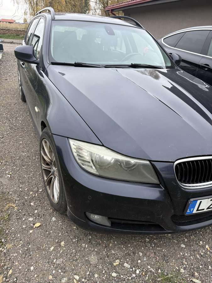 BMW 318 2010 — engine 2000 cm³, 136 HP (100kW)