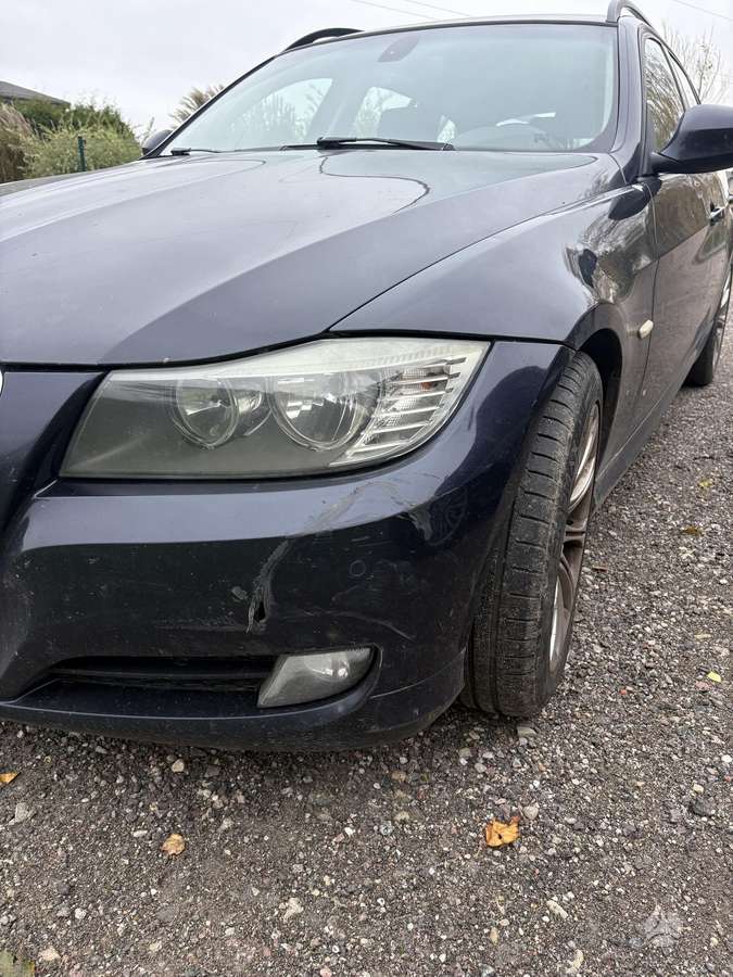 BMW 318 2010 — photo 5