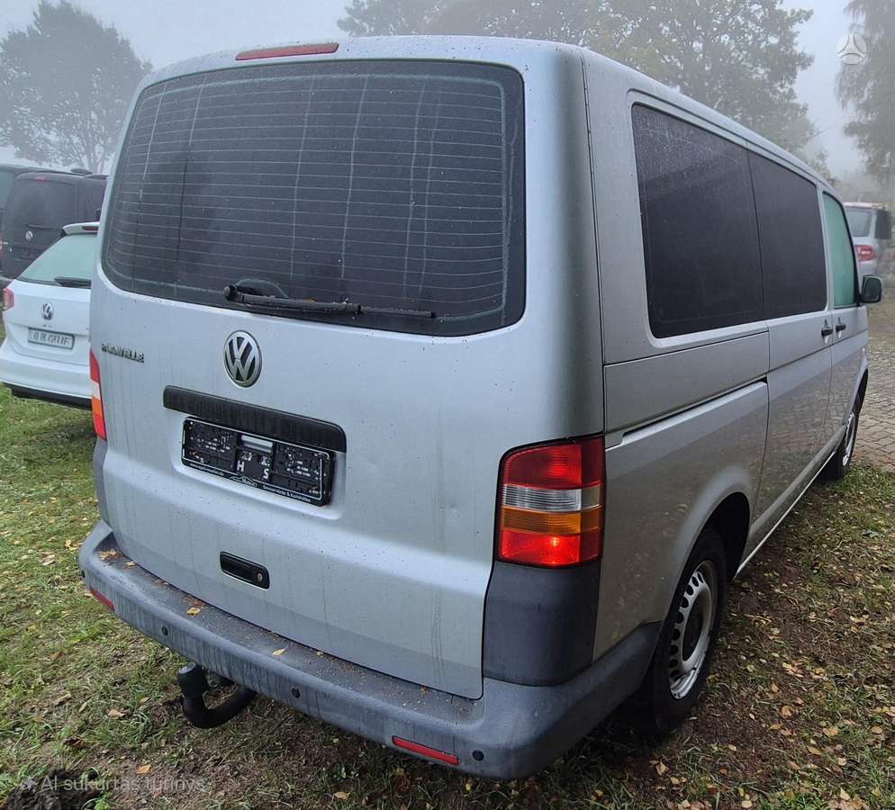 Volkswagen Caravelle 2008 — салон